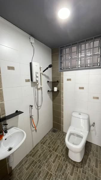 Apartment for Rent at Impian Senibong Apartment - Mavis Hew - Bathroom - PropertyGuru.com.my