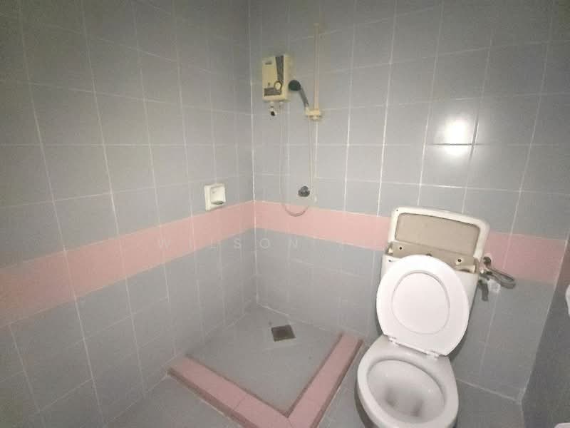 Condominium for Sale at Country Tower Condominium - Wilson Teh - Bathroom - PropertyGuru.com.my
