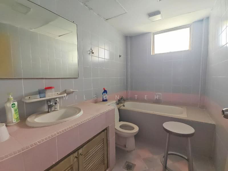 Condominium for Sale at Country Tower Condominium - Wilson Teh - Bathroom - PropertyGuru.com.my