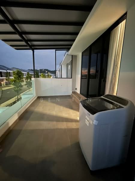 Rumah Teres untuk Dijual di Kota Emerald (Rawang) - Ben Tan - Balcony - PropertyGuru.com.my