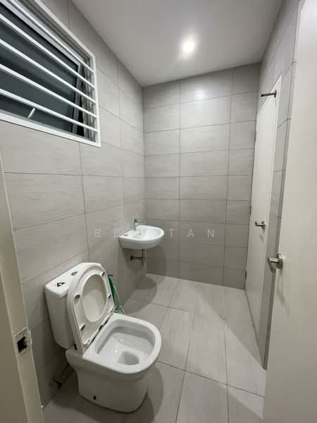 Rumah Teres untuk Dijual di Kota Emerald (Rawang) - Ben Tan - Bathroom - PropertyGuru.com.my