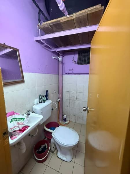 Flat for Sale at Taman Bukit Tropika - Melinda Ee - Bathroom - PropertyGuru.com.my