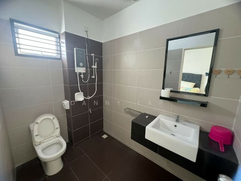 Rumah Teres 2 Tingkat untuk Dijual di Taman Mutiara Rini (Skudai) - Danny Yap - Bathroom - PropertyGuru.com.my