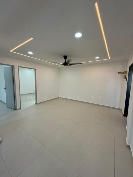 Rumah Flat untuk Dijual di Bandar Selesa Jaya - Melinda Ee - Living Room - PropertyGuru.com.my