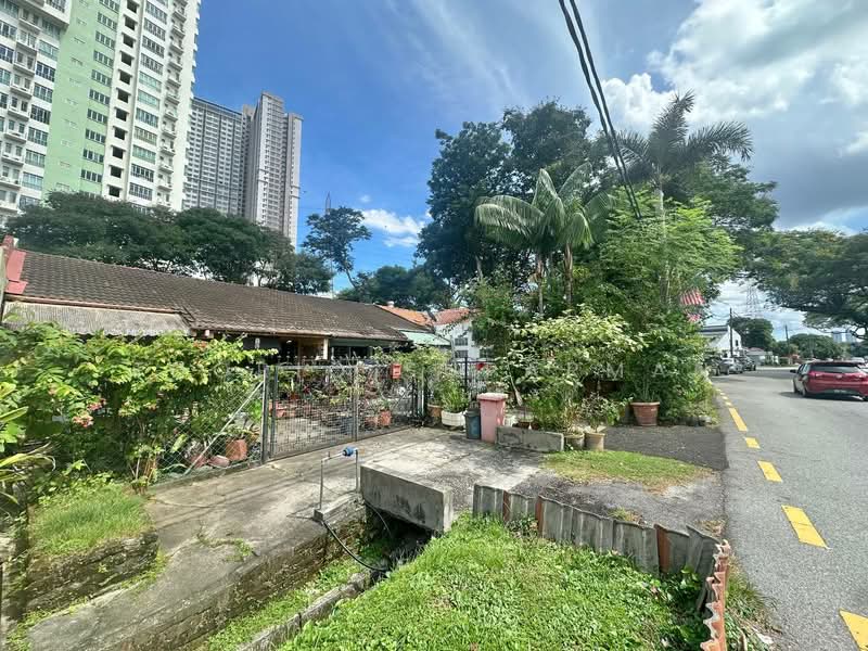 Rumah Teres 1 Tingkat untuk Dijual di Petaling Jaya (Selangor) - Thoriq Suparman - Exterior - PropertyGuru.com.my