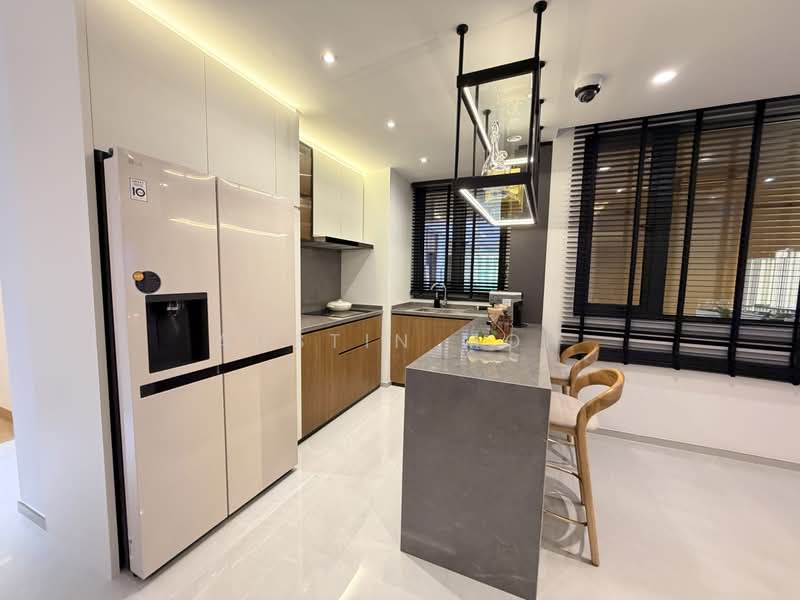 Apartment for Sale at R&F Princess Cove Phase 3-New Casa Suites - Austin Moh - Kitchen - PropertyGuru.com.my