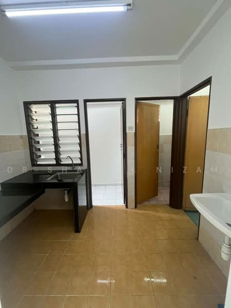 Rumah Flat untuk Disewa di Pangsapuri Seri Perantau - Dr Shahril Nizam - Kitchen - PropertyGuru.com.my