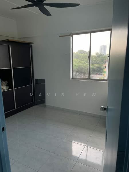 Rumah Flat untuk Disewa di TAMAN RINTING - Mavis Hew - Bedroom - PropertyGuru.com.my