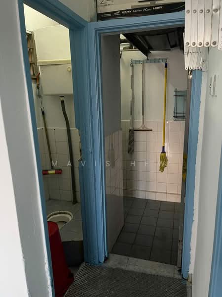 Rumah Flat untuk Disewa di TAMAN RINTING - Mavis Hew - Bathroom - PropertyGuru.com.my