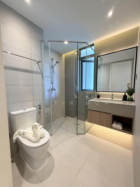 Service Residence for Sale at R&F Princess Cove Phase 1 - Austin Moh - Bathroom - PropertyGuru.com.my