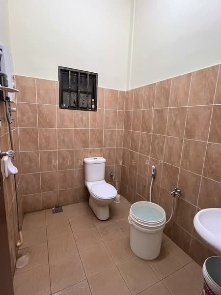 Banglo Komersial untuk Disewa di Johor Bahru (Johor) - Ming Yeap - Bathroom - PropertyGuru.com.my