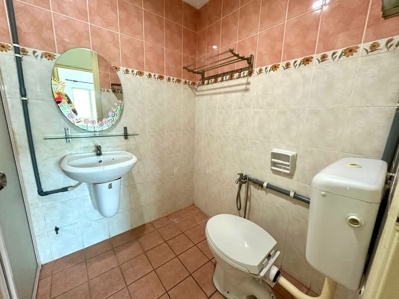 Kondominium untuk Dijual di Juta Mines - Ishak Ramli - Bathroom - PropertyGuru.com.my