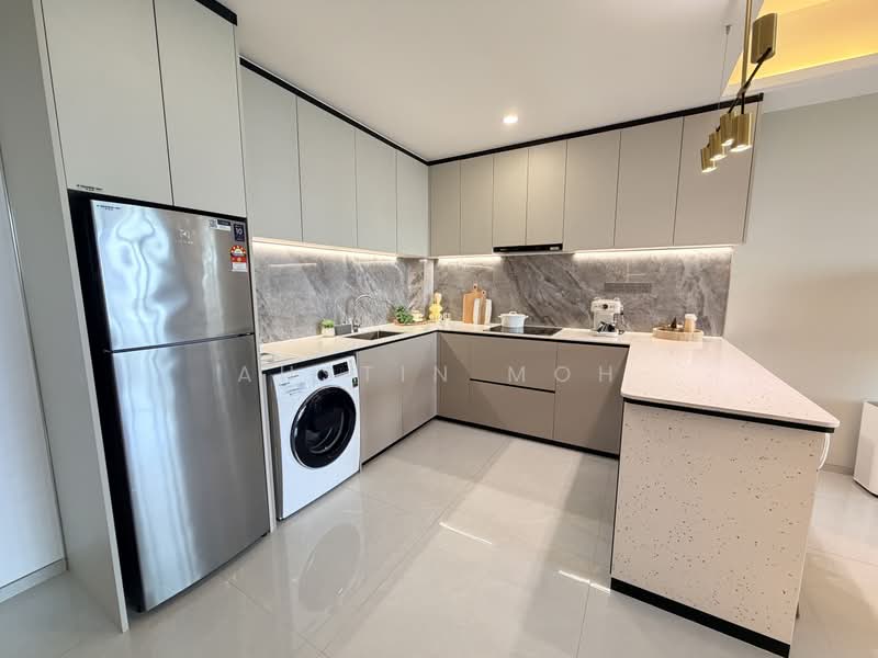 Service Residence for Sale at R&F Princess Cove Phase 1 - Austin Moh - Kitchen - PropertyGuru.com.my