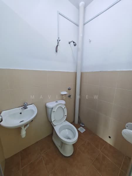 2.5-storey Terraced House for Rent in Taman Scientex Utama (Senai) - Mavis Hew - Bathroom - PropertyGuru.com.my