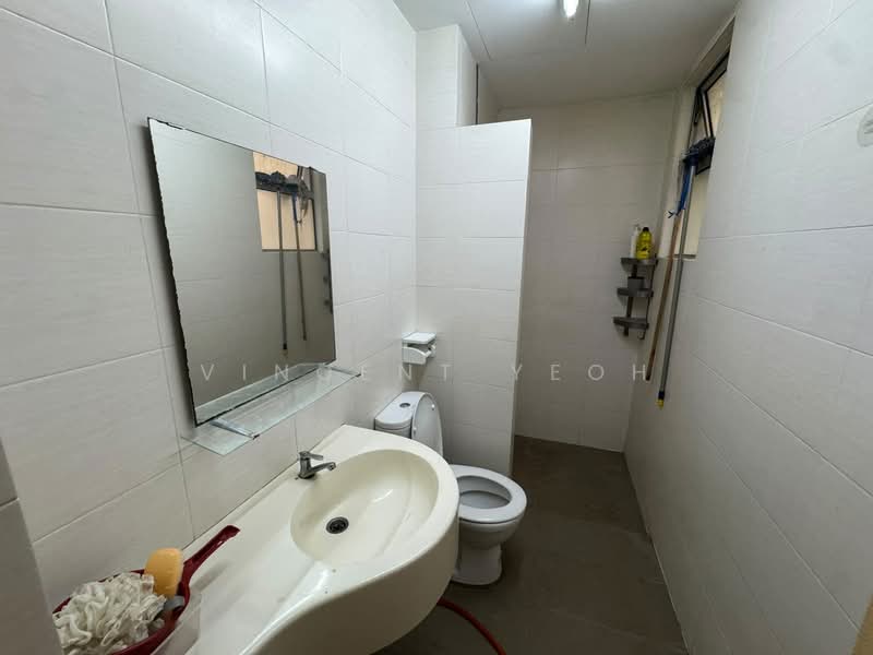 Service Residence for Rent at Platinum Lake PV 21 - Vincent Yeoh - Bathroom - PropertyGuru.com.my