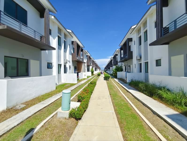 Rumah Teres 2 Tingkat untuk Dijual di Kepala Batas (Penang) - Azura Ghani - Exterior - PropertyGuru.com.my