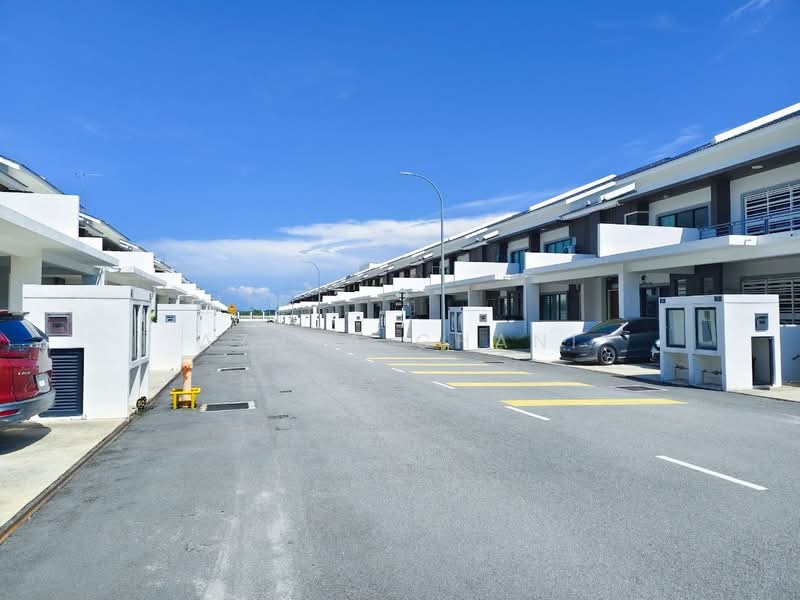 Rumah Teres 2 Tingkat untuk Dijual di Kepala Batas (Penang) - Azura Ghani - Exterior - PropertyGuru.com.my