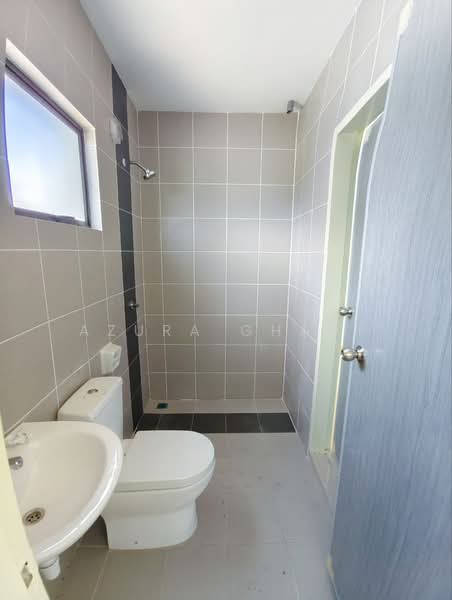Rumah Teres 2 Tingkat untuk Dijual di Kepala Batas (Penang) - Azura Ghani - Bathroom - PropertyGuru.com.my