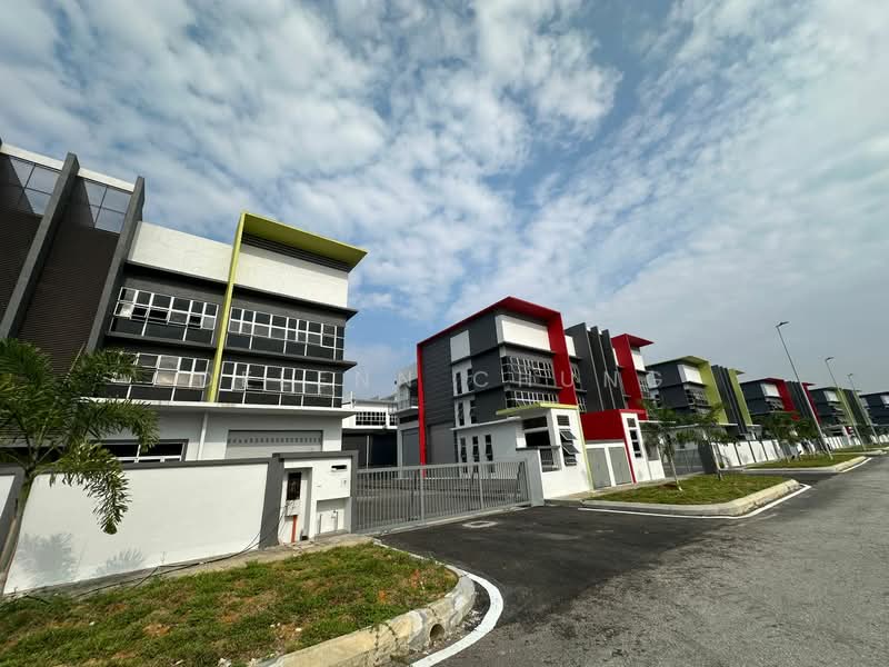 Semi-D Factory for Sale in Perdana Industrial Park (Puchong) - Delenn Chung - Exterior - PropertyGuru.com.my