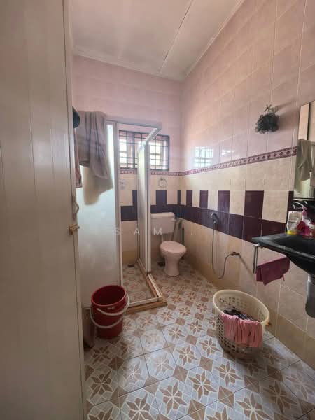 2-storey Terraced House for Sale in Taman Menglembu Impiana Adril (Menglembu) - Sam . - Bathroom - PropertyGuru.com.my