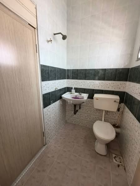 2-storey Terraced House for Sale in Taman Menglembu Impiana Adril (Menglembu) - Sam . - Bathroom - PropertyGuru.com.my