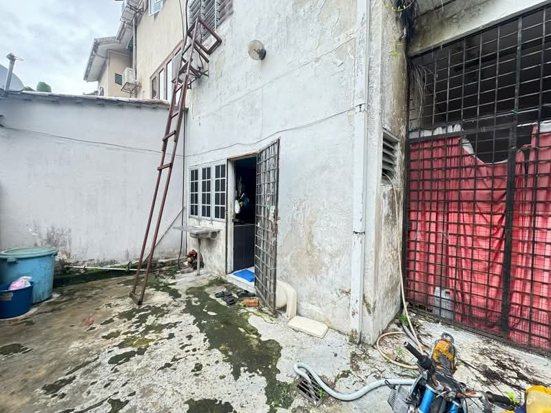 Rumah Teres 2 Tingkat untuk Dijual di Ampang Jaya (Ampang) - Thoriq Suparman - Backyard - PropertyGuru.com.my