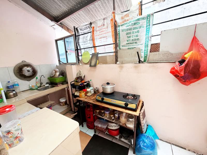 Rumah Teres 3 Tingkat untuk Dijual di Taman Sri Muda (Shah Alam) - Weng Tan - Kitchen - PropertyGuru.com.my