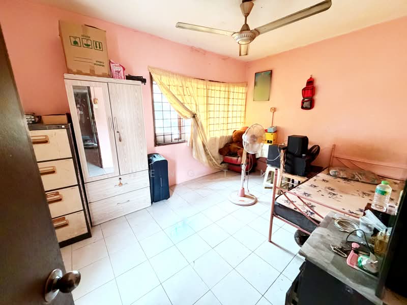 Rumah Teres 3 Tingkat untuk Dijual di Taman Sri Muda (Shah Alam) - Weng Tan - Bedroom - PropertyGuru.com.my