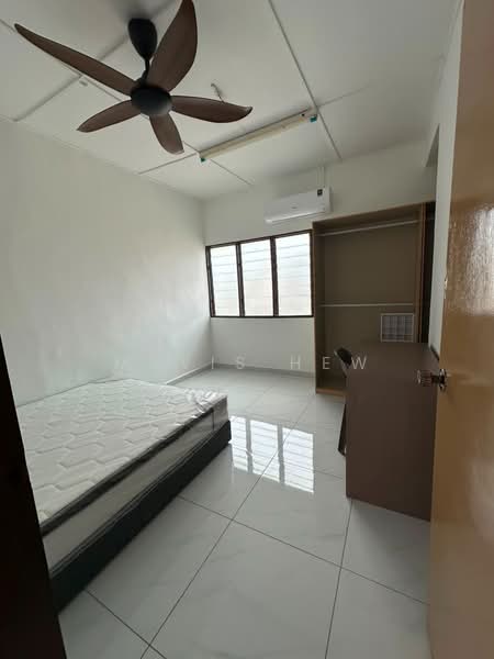 2-storey Terraced House for Rent in Taman Puteri Wangsa (Ulu Tiram) - Mavis Hew - Bedroom - PropertyGuru.com.my