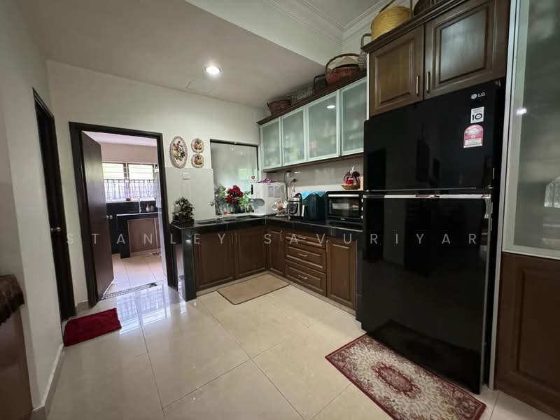 2-storey Terraced House for Sale in Bandar Kinrara (Selangor) - Stanley Savuriyar - Kitchen - PropertyGuru.com.my