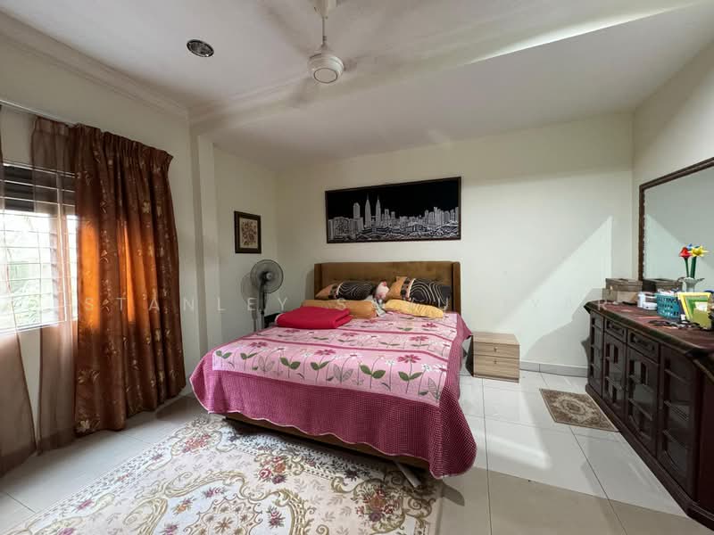 2-storey Terraced House for Sale in Bandar Kinrara (Selangor) - Stanley Savuriyar - Bedroom - PropertyGuru.com.my