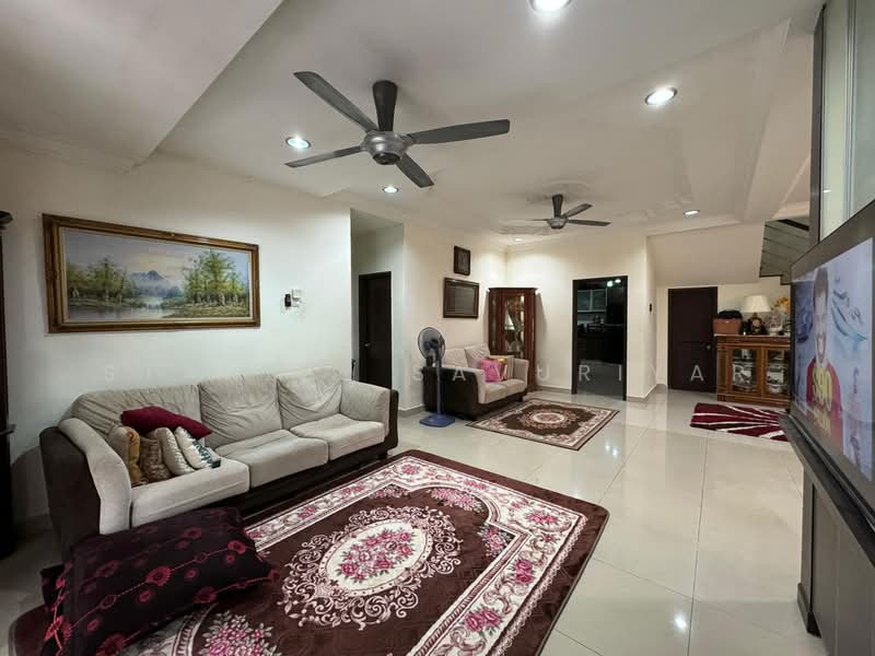 2-storey Terraced House for Sale in Bandar Kinrara (Selangor) - Stanley Savuriyar - Living Room - PropertyGuru.com.my