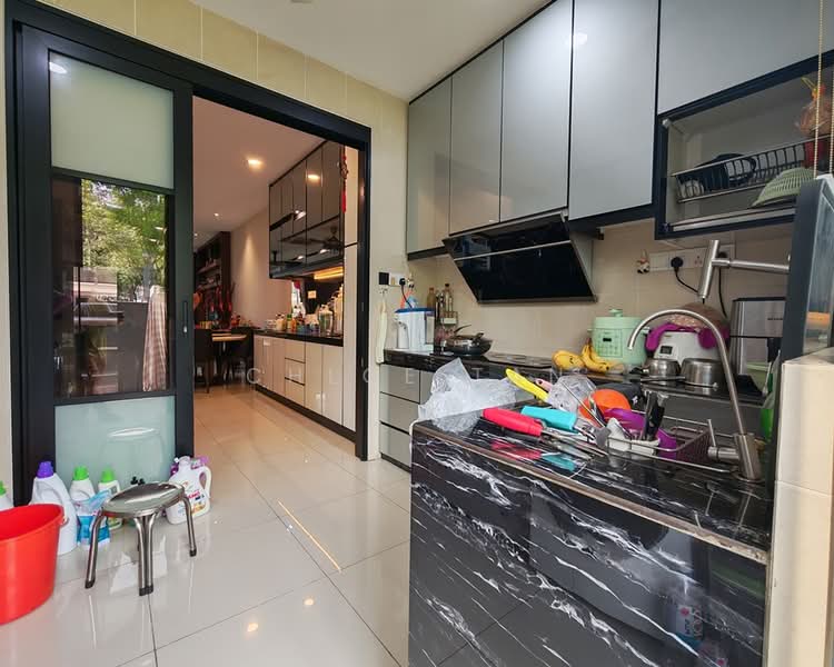 2-storey Terraced House for Sale in Telok Panglima Garang (Selangor) - Chloe Tan - Kitchen - PropertyGuru.com.my