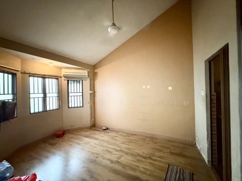 1-storey Terraced House for Sale in Jalan Klang Lama (Old Klang Road) (Kuala Lumpur) - Shafiq Ibrahim - PropertyGuru.com.my