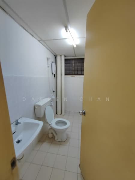 Kondominium untuk Disewa di Idaman Sutera - Darren Chan - Bathroom - PropertyGuru.com.my