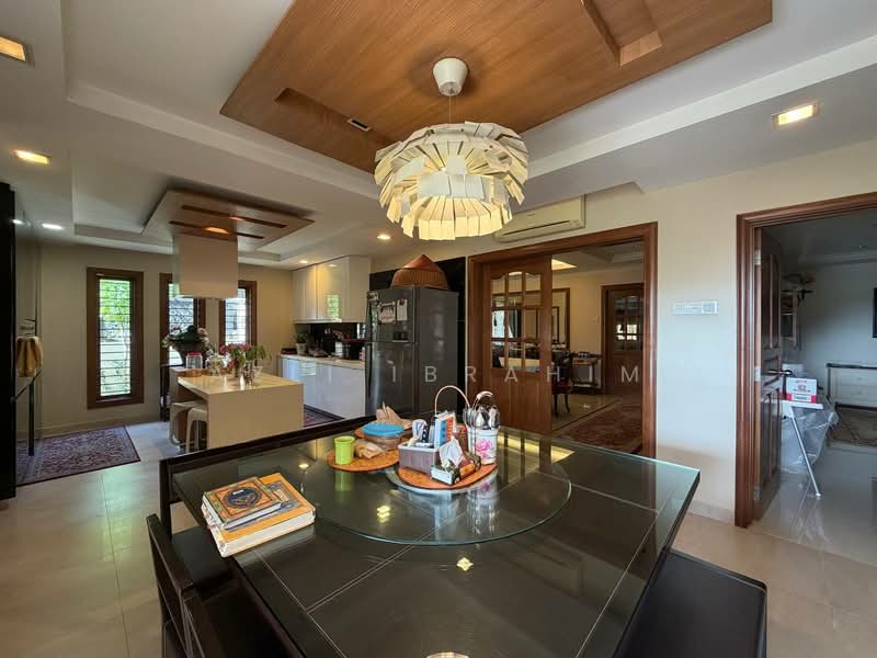 Bungalow for Sale in Taman TAR (Tun Abdul Razak) (Ampang) - Azli Ibrahim - Kitchen - PropertyGuru.com.my