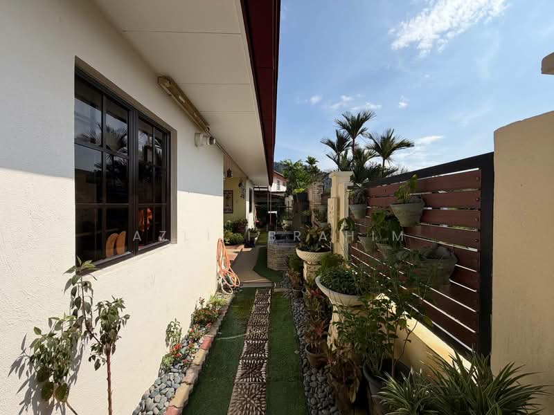 Bungalow for Sale in Taman TAR (Tun Abdul Razak) (Ampang) - Azli Ibrahim - Exterior - PropertyGuru.com.my
