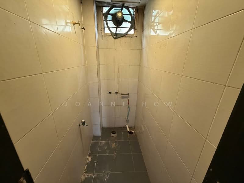 Shop for Sale in Taman Teknologi Cheng (Cheng) - Joanne How - Interior - PropertyGuru.com.my