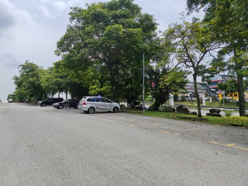 Shop for Sale in Kajang (Selangor) - Swee Lian Hew - Exterior - PropertyGuru.com.my