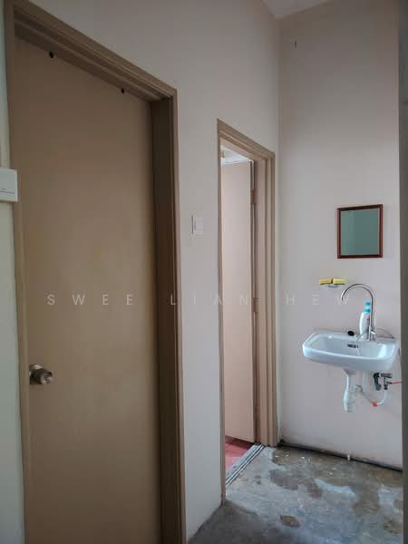 Shop for Sale in Kajang (Selangor) - Swee Lian Hew - Interior - PropertyGuru.com.my