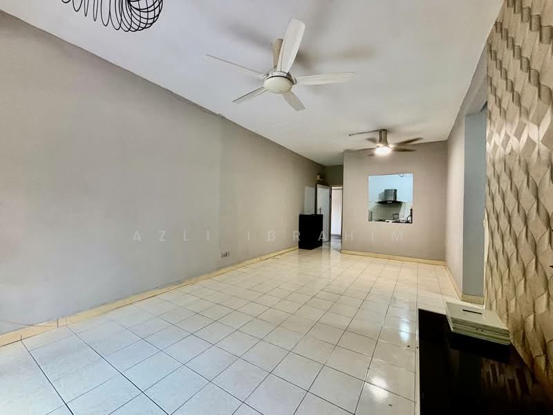 Kondominium untuk Dijual di Cengal Condominium - Azli Ibrahim - Living Room - PropertyGuru.com.my