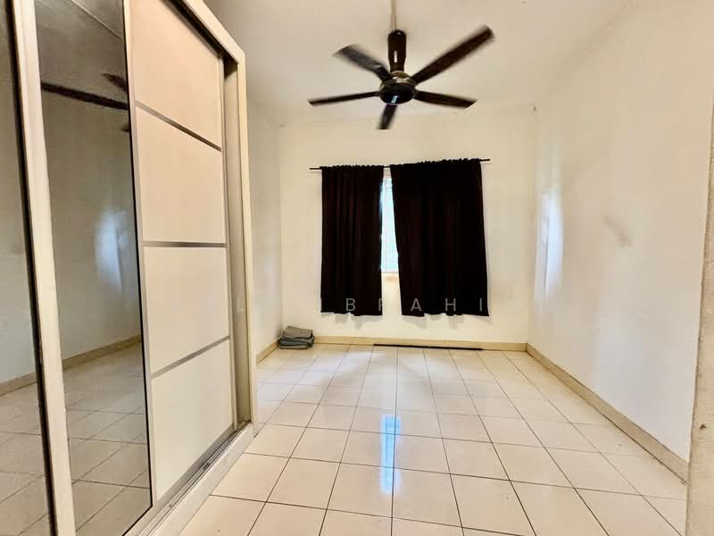 Kondominium untuk Dijual di Cengal Condominium - Azli Ibrahim - Bedroom - PropertyGuru.com.my