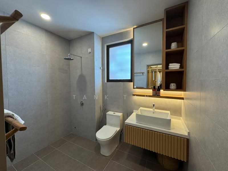 2-storey Terraced House for Sale in Cybersouth (Dengkil) - Tank Tan - Bathroom - PropertyGuru.com.my