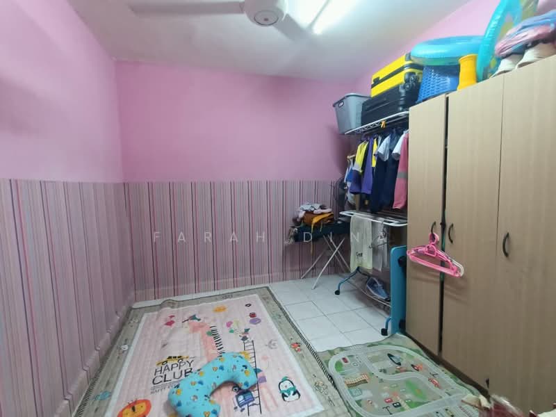 Rumah Flat untuk Dijual di Seri Nilam - Farah Dina - Bedroom - PropertyGuru.com.my