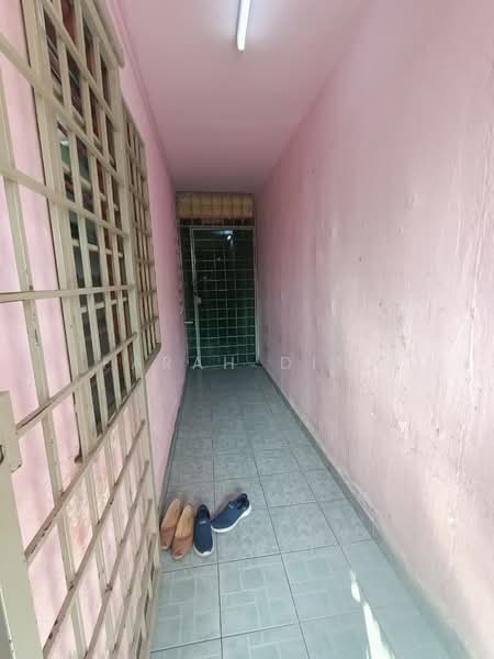 Rumah Flat untuk Dijual di Seri Nilam - Farah Dina - Corridor - PropertyGuru.com.my