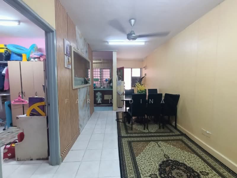 Rumah Flat untuk Dijual di Seri Nilam - Farah Dina - Dining Room - PropertyGuru.com.my