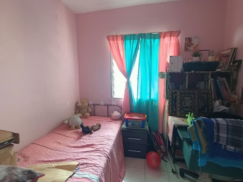 Rumah Flat untuk Dijual di Seri Nilam - Farah Dina - Bedroom - PropertyGuru.com.my