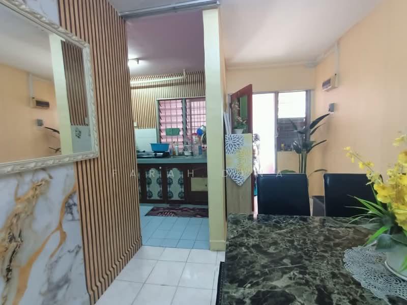 Rumah Flat untuk Dijual di Seri Nilam - Farah Dina - Kitchen - PropertyGuru.com.my