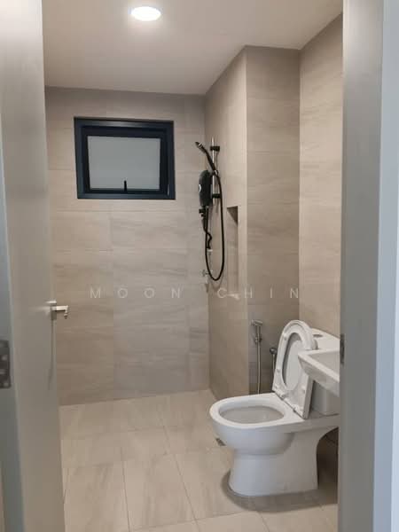 Servis Apartment untuk Disewa di Henna Residence @ The Quartz WM - Moon Chin - Bathroom - PropertyGuru.com.my