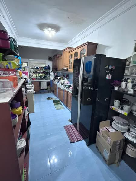 Rumah Teres untuk Dijual di Taman Aman Putra (Puchong) - Daniel Yong - Kitchen - PropertyGuru.com.my